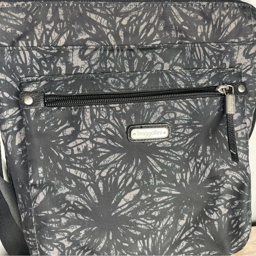 Ladies Baggallini go Bagg RFID crossbody‎ bag purse